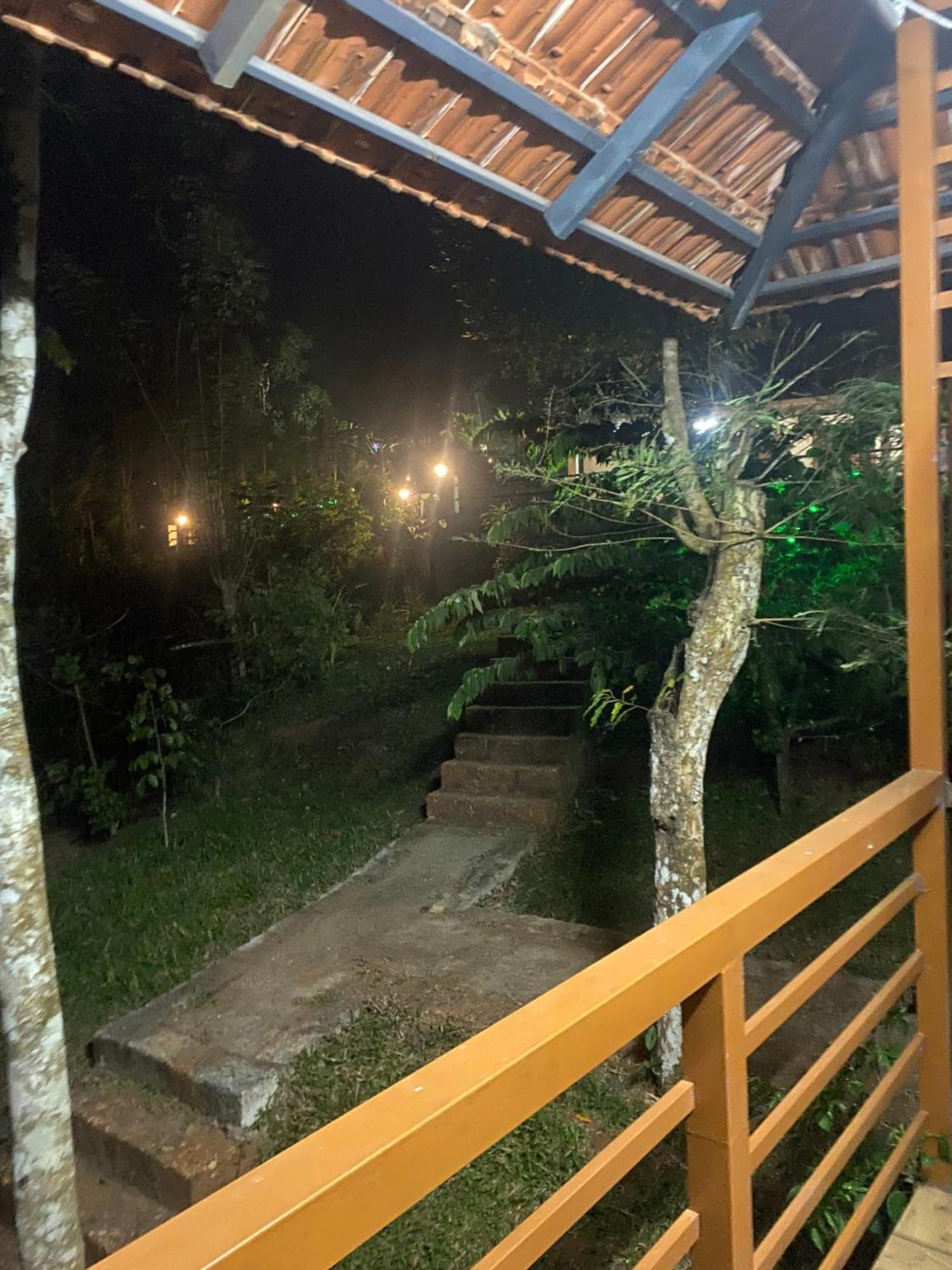 Villa Happydays Hut à Mananthavady Extérieur photo